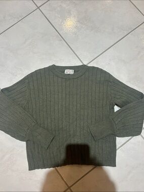 Cute Vintage Ribbed Cropped Crewneck - Olive Green